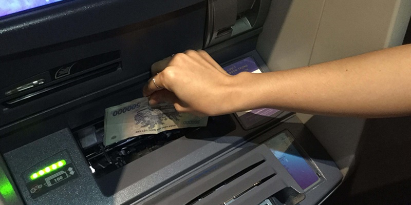 Bạn có thể chuyển trên cây ATM